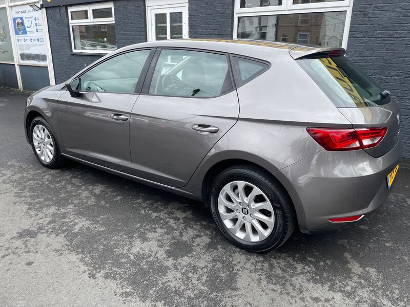 SEAT LEON