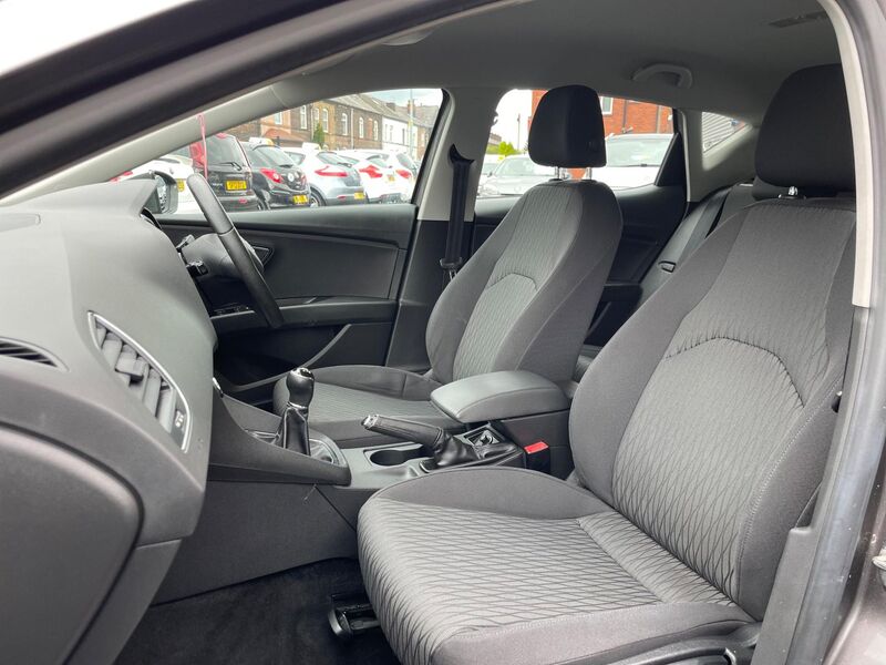 SEAT LEON