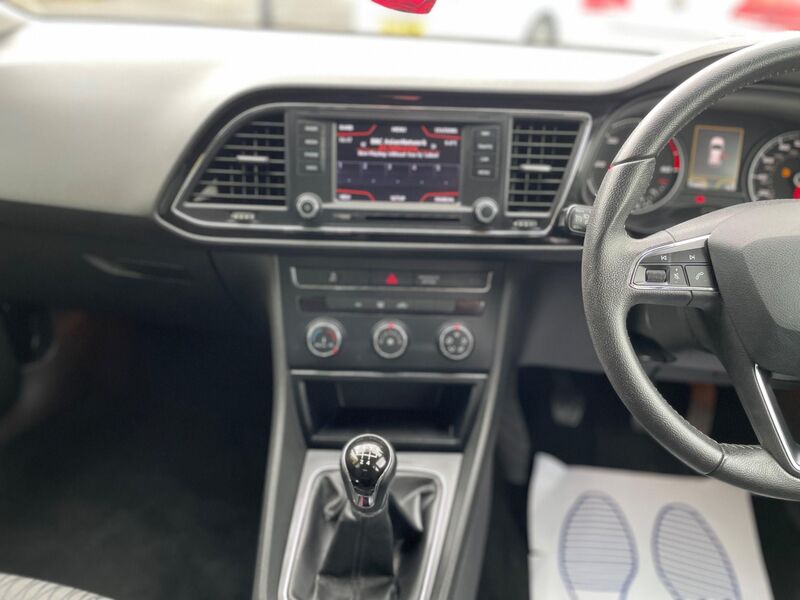 SEAT LEON