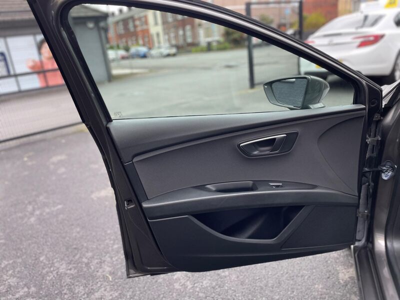 SEAT LEON