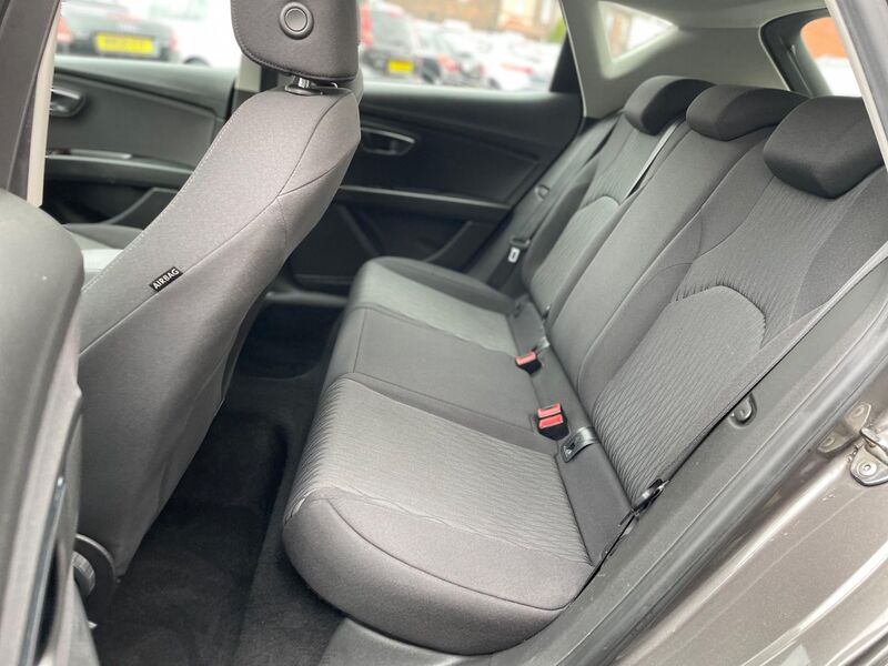 SEAT LEON