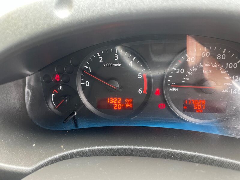NISSAN NAVARA