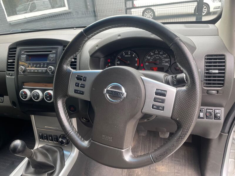 NISSAN NAVARA