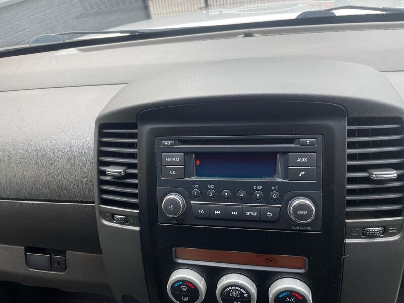 NISSAN NAVARA