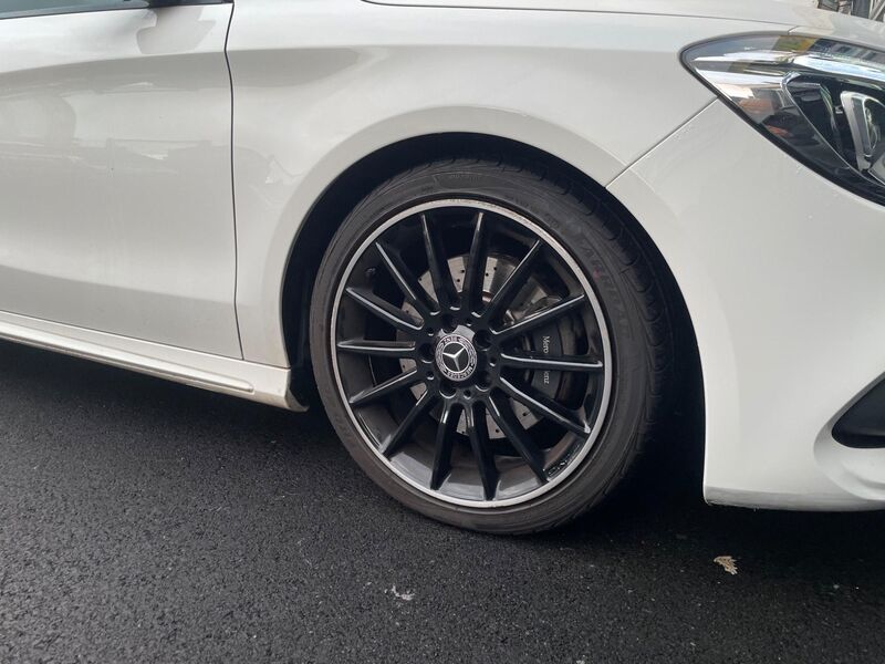 MERCEDES-BENZ CLA