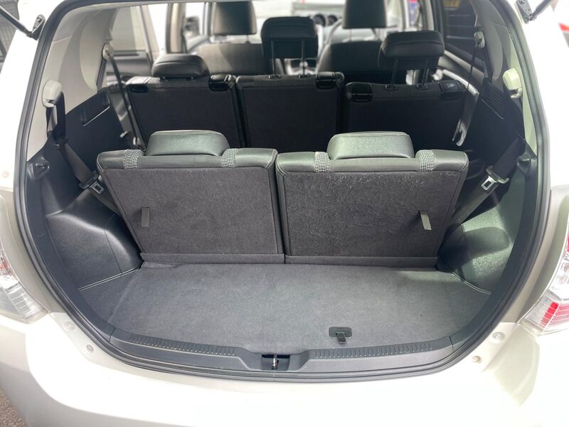 TOYOTA VERSO
