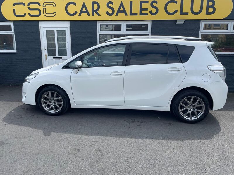 TOYOTA VERSO