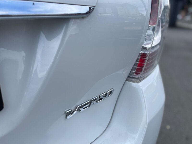 TOYOTA VERSO