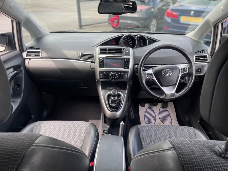 TOYOTA VERSO