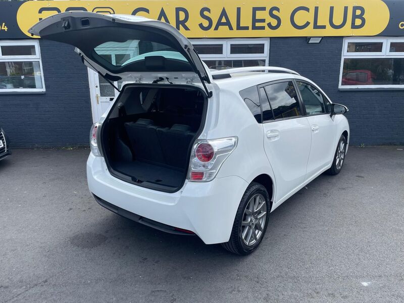 TOYOTA VERSO