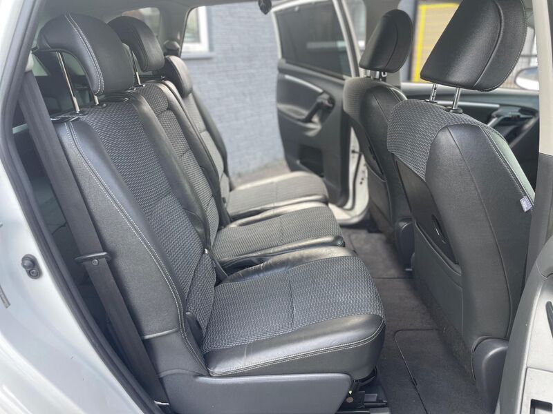 TOYOTA VERSO