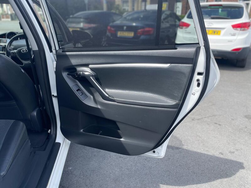 TOYOTA VERSO