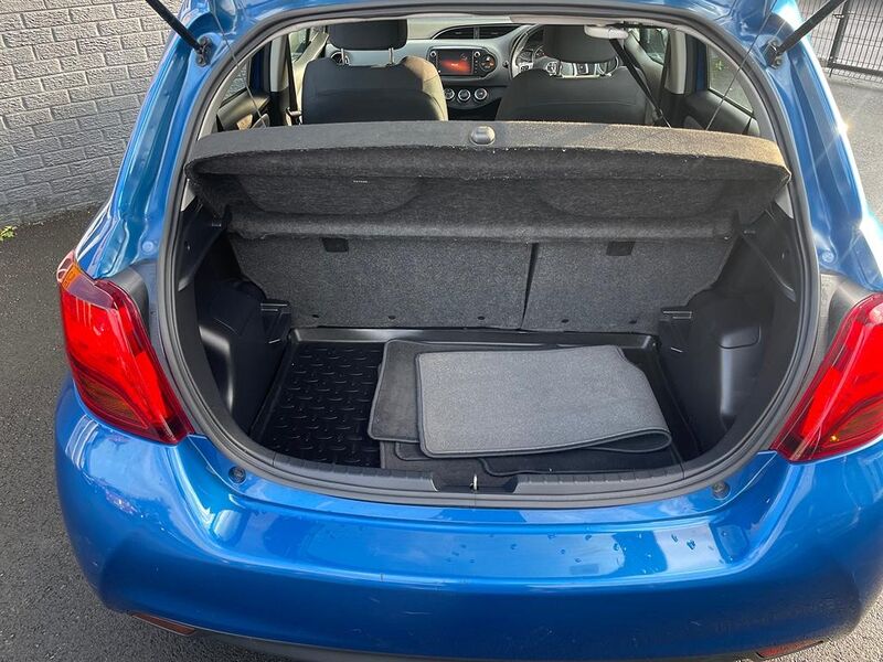 TOYOTA YARIS