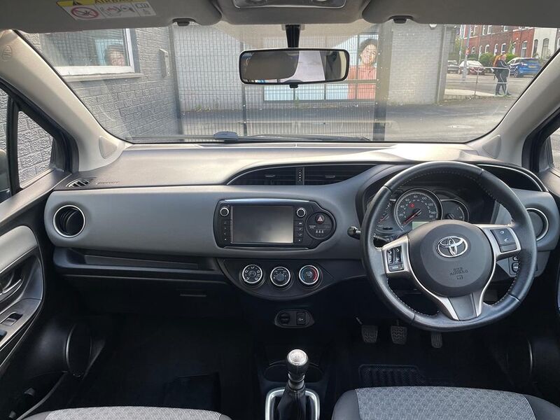 TOYOTA YARIS
