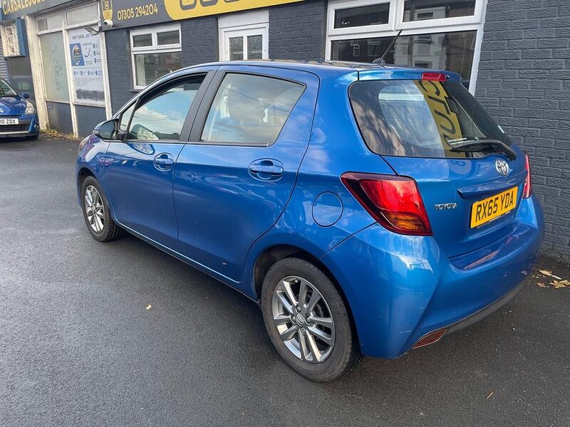 TOYOTA YARIS