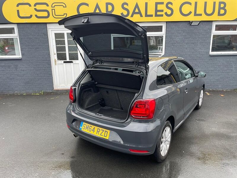 VOLKSWAGEN POLO