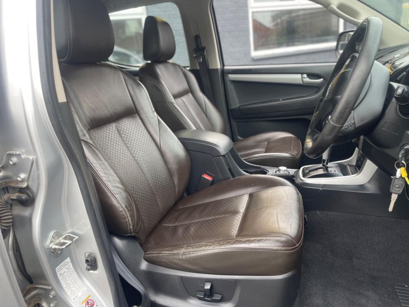 ISUZU D-MAX