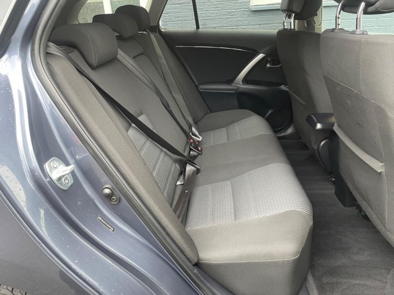 TOYOTA AVENSIS