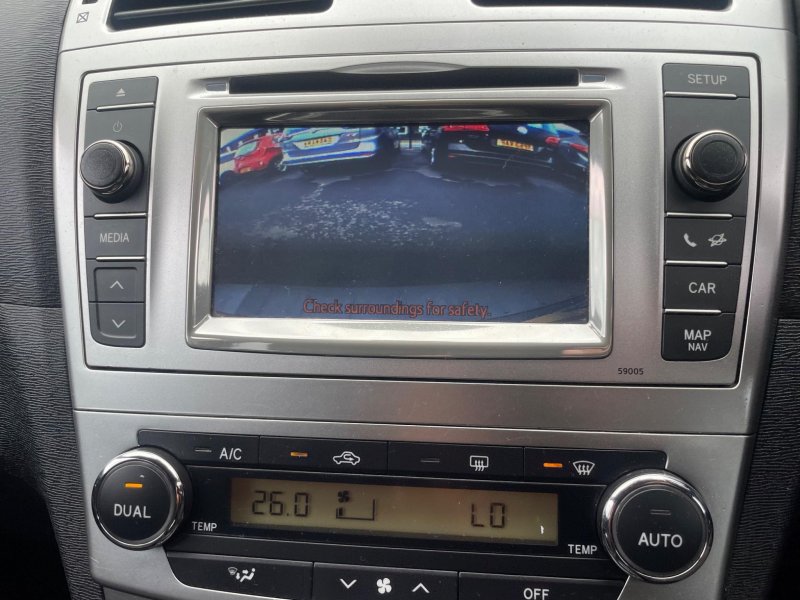 TOYOTA AVENSIS