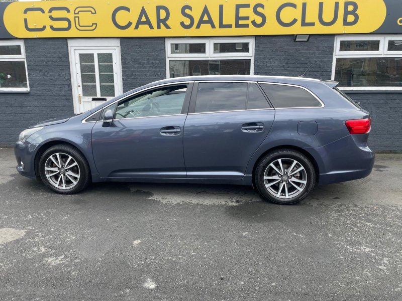 TOYOTA AVENSIS