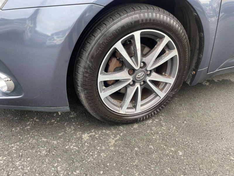 TOYOTA AVENSIS