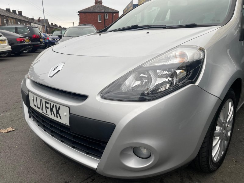 RENAULT CLIO