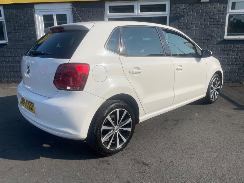 VOLKSWAGEN POLO