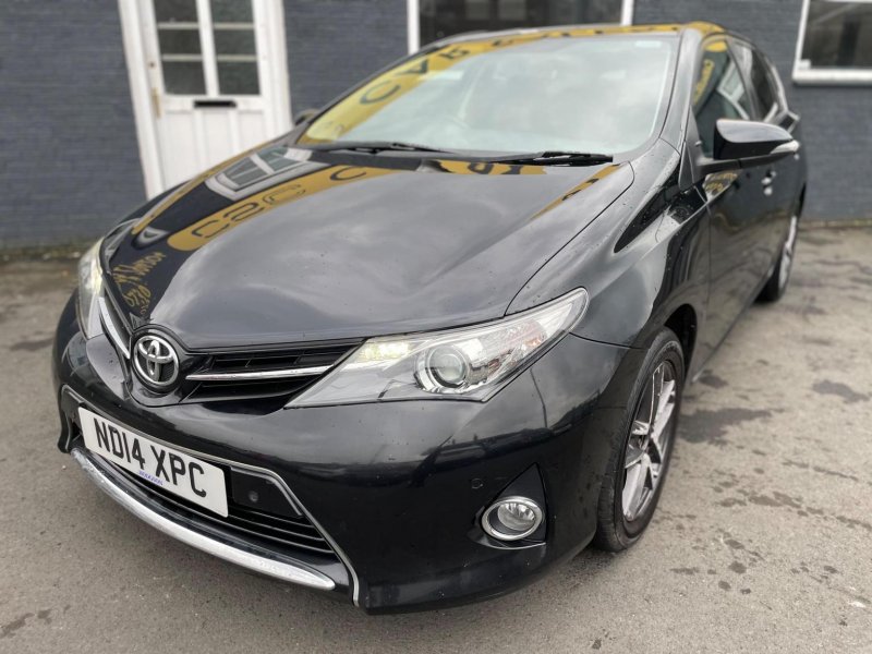 TOYOTA AURIS