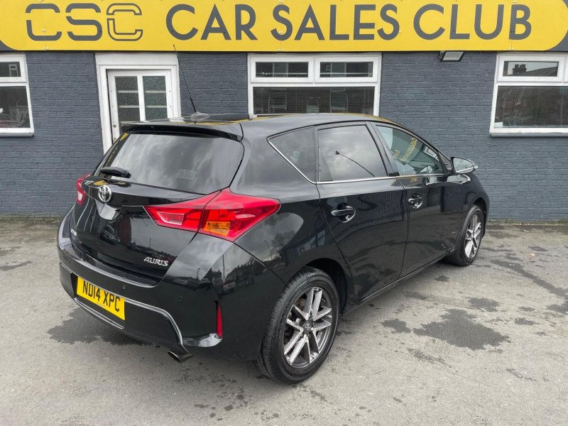 TOYOTA AURIS