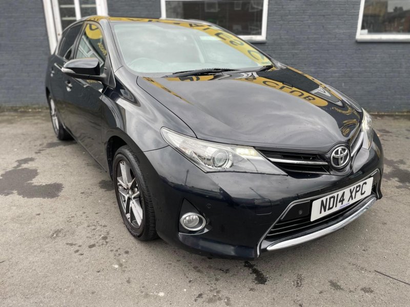 TOYOTA AURIS
