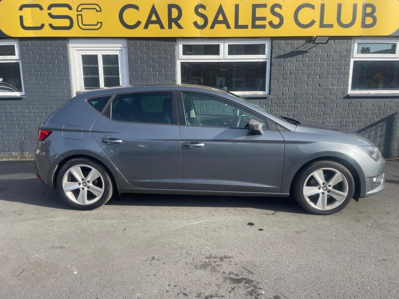 SEAT LEON
